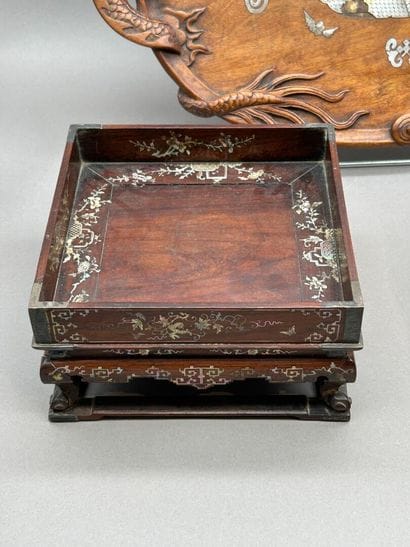 Set comprising: 
- A wooden tray carved in...