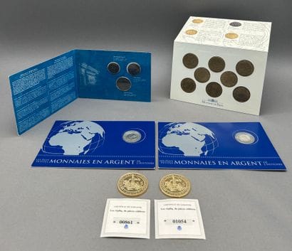 Lot comprenant : 
- Une pièce de 50 centimes...