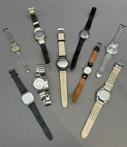 Lot comprenant 13 montres par Swatch, Tissot,...