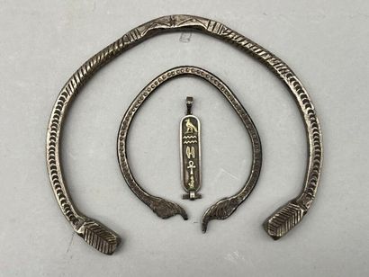 Lot de bijoux ethniques ou égyptiens en argent...