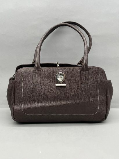 LANCEL PARIS. Sac avec bandoulière en cuir...