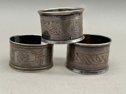 Lot de 3 ronds de serviette en argent 950...