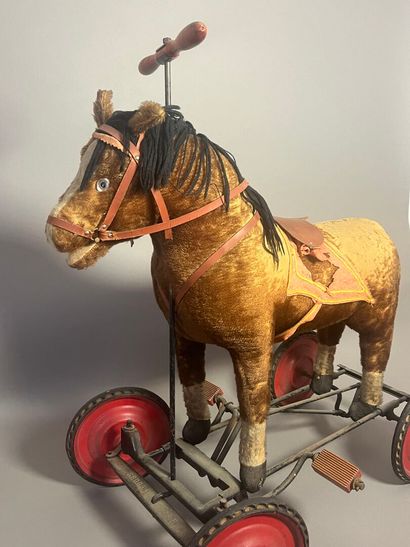 PINTEL Frères
Cheval à pédales dit 