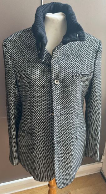 Lot de mode pour homme comprenant :
- MUGLER
Veste...