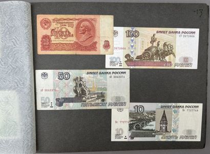 Réunion de deux classeurs de billets de banque...