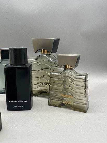 Lot comprenant :
- CHANEL, Paris.
Flacon...