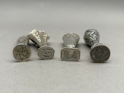 Lot d'objets de curiosité et nécessaire d'une...