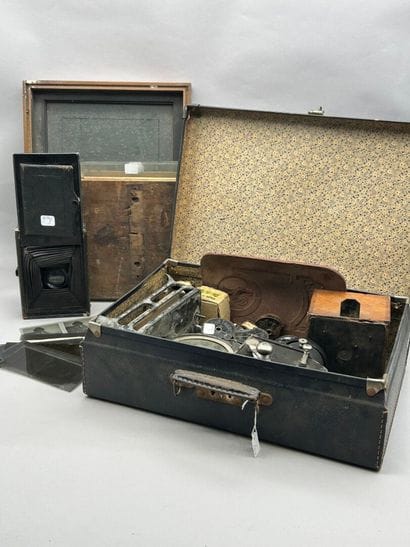 Ensemble de matériel photographique, cinématographique...