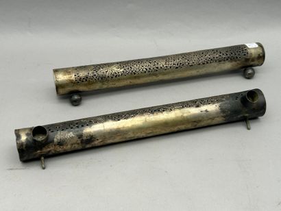 Meeting of two silver handles with openwork...