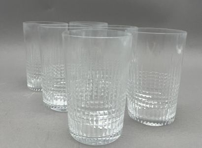 Lot comprenant: 
- BACCARAT, 6 verres à orangeade...