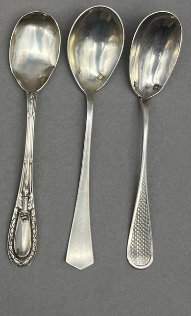 Lot comprenant: 
- Lot en argent 925 °/°°...