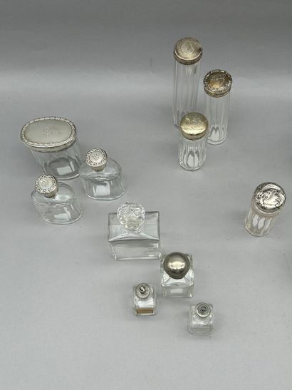 Lot de flacons en cristal ou en verre pour...