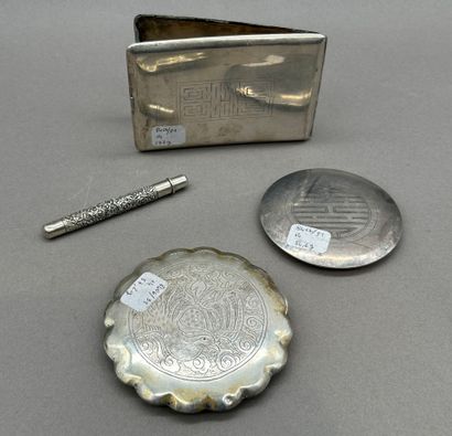 Ensemble en argent 800°/°° comprenant: 
-...