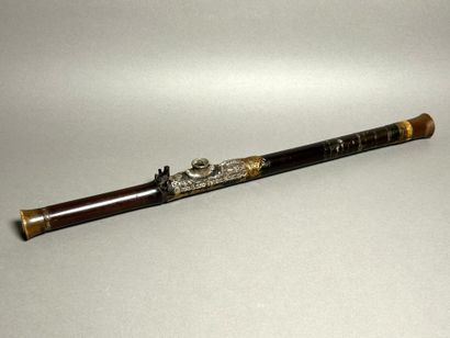Bamboo opium pipe, horn tips, 800°/°°° silver...