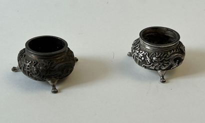 Réunion d'objets en argent 800°/°° comprenant:...