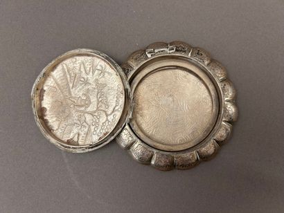 Ensemble en argent 800°/°° comprenant: 
-...