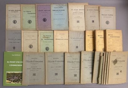 1915-1917
ECOLE FRANCAISE D'EXTREME-ORIENT.
Set...