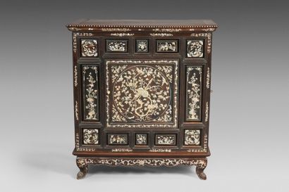 Ancestral altar in exotic wood with mother-of-pearl...