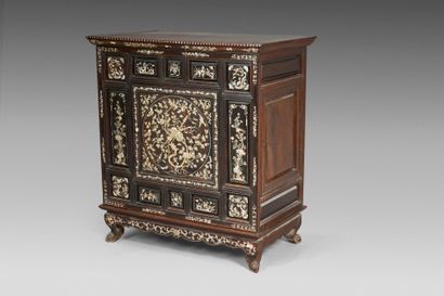 Ancestral altar in exotic wood with mother-of-pearl...