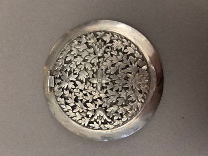 Ensemble en argent 800°/°° comprenant: 
-...