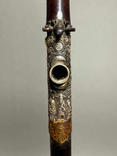Bamboo opium pipe, horn tips, 800°/°°° silver...