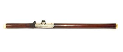 *Pipe à opium en bambou et un fourneau en...