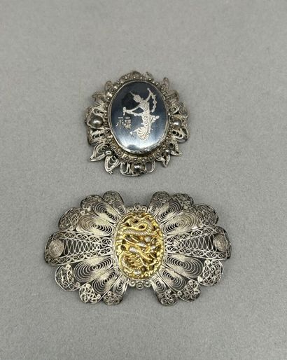 Broche en argent filigrané 800°/°°en forme...