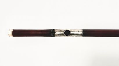*Pipe à opium en bambou et un fourneau en...