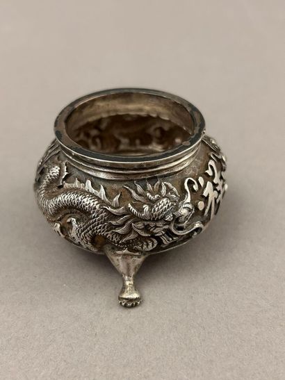 Réunion d'objets en argent 800°/°° comprenant:...