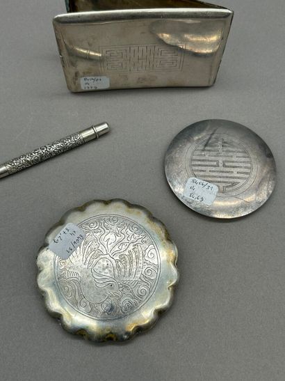 Ensemble en argent 800°/°° comprenant: 
-...