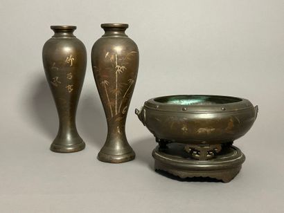 Reign of S.M. Khải Định (1916-1925).
Bronze...