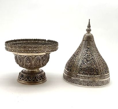 Jolie boîte à offrandes en argent 800°/°°...