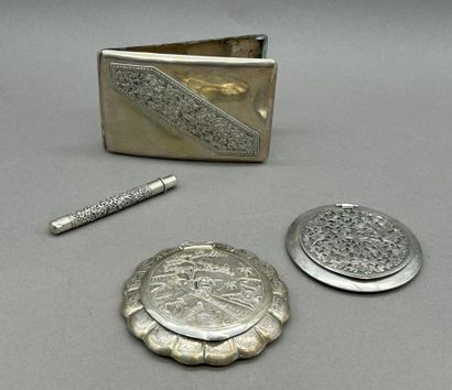 Ensemble en argent 800°/°° comprenant: 
-...
