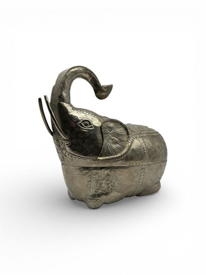 Betel box in chased metal, in the form of...