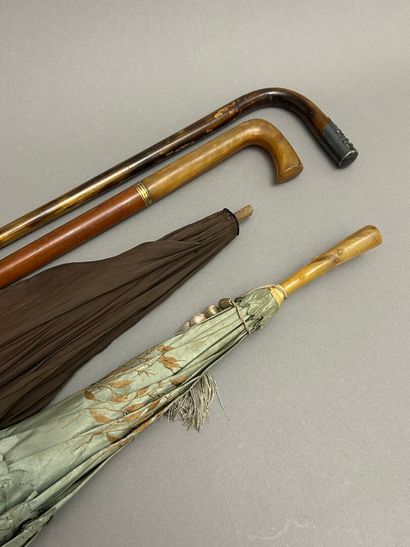 Set of 2 parasols and 2 canes including :...
