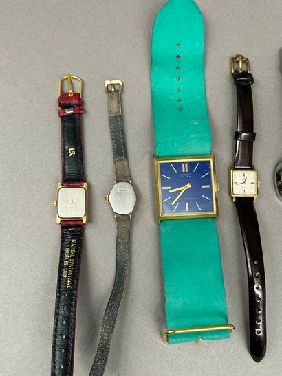 Lot including: 
- OMEGA. 
Ladies' wristwatch...