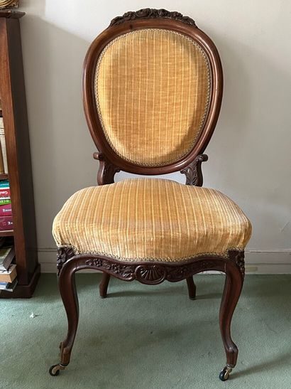 *Lot of furniture including: 
- a turned...