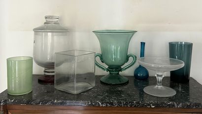 *Lot of modern glassware including:
- a large...