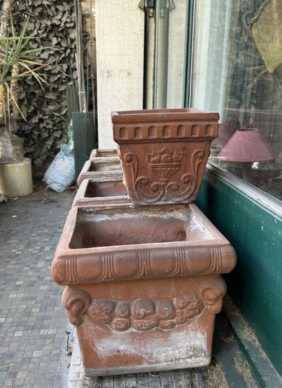 *Combination of 5 square terra cotta planters...