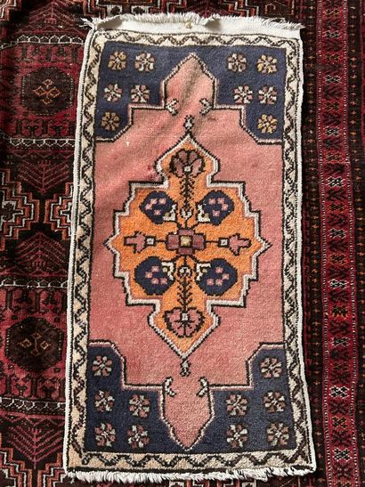 *Lot of 5 rugs, including:
- a rectangular...