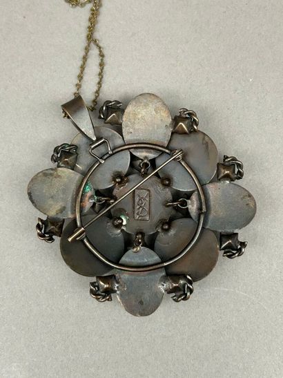 Yves SAINT-LAURENT.
Important pendant brooch...