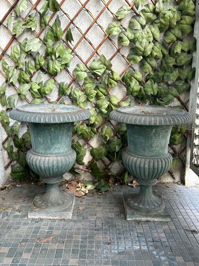 *Combination of 5 square terra cotta planters...