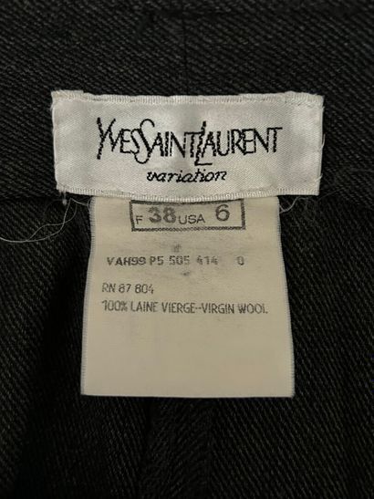 Yves SAINT-LAURENT, Variation. 
Ladies' ensemble...