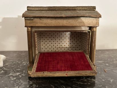 *Lot including : 
- A rectangular box with...