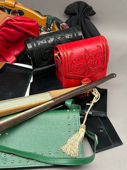 Lot of leather goods including:
- LAFARGUE....