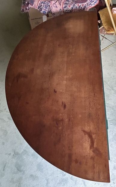 *Lot of furniture including: 
- a turned...