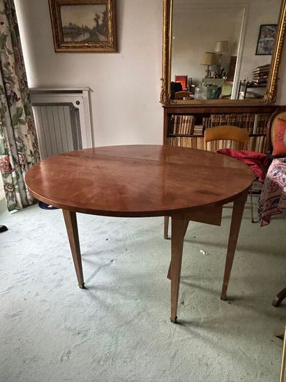 *Lot of furniture including: 
- a turned...