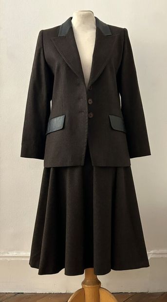 Yves SAINT-LAURENT, Variation. 
Ladies' ensemble...