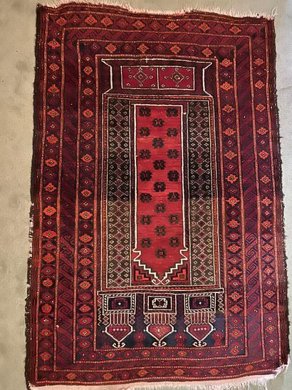 *Lot of 5 rugs, including:
- a rectangular...