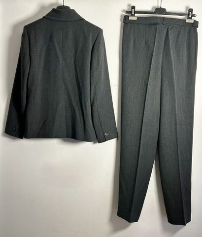 Yves SAINT-LAURENT, Variation. 
Ladies' ensemble...